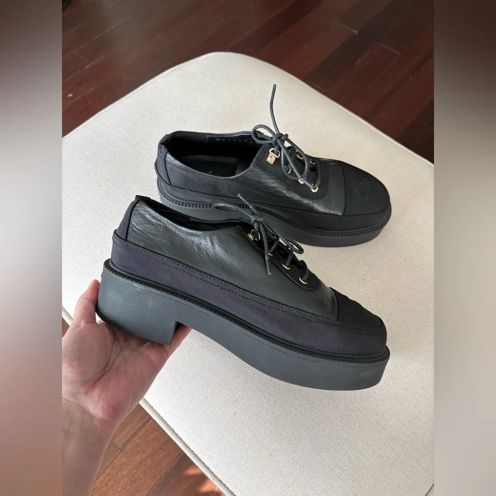 Chanel Loafers 21B Black CC Lace Up Oxford Platform Shoes EUR 40 US 9 - Picture 15 of 16